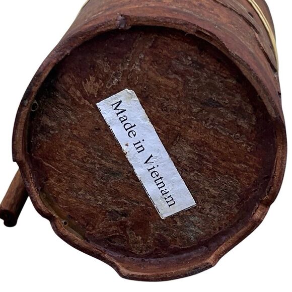 Vtg Hand Carved Cinnamon Bark Container 4.5" Brown W/ 2 Cinnamon Sticks Inside - Picture 4 of 13